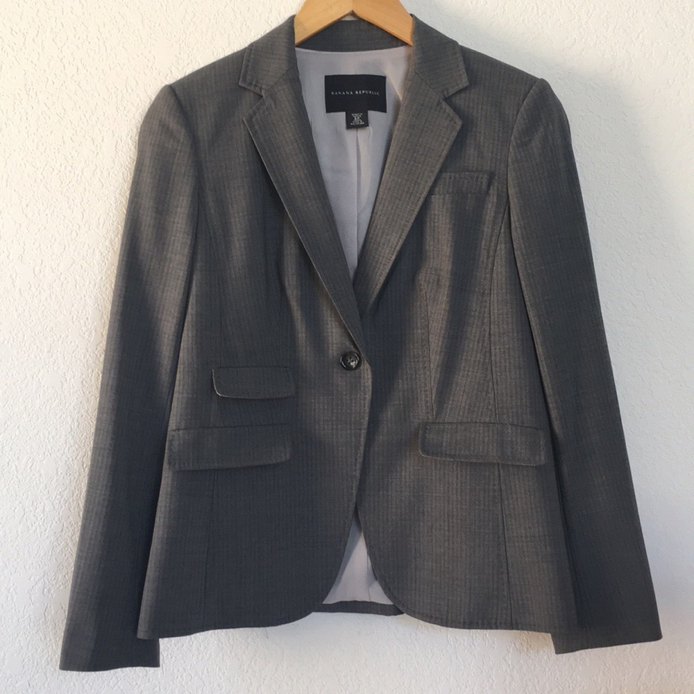 Banana Republic grey blazer